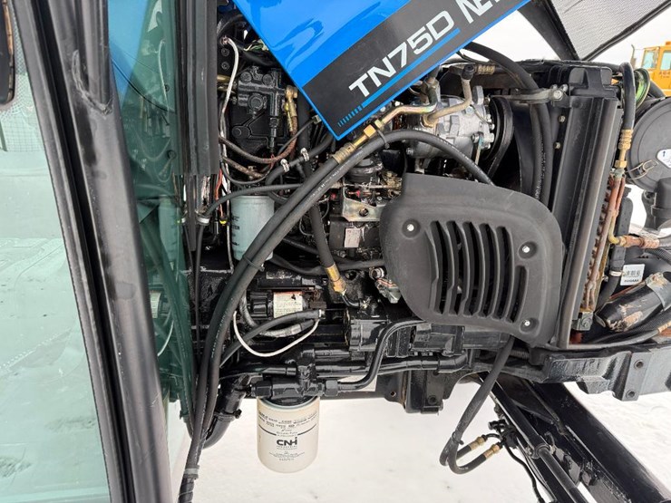new-holland-tn75d-image-41