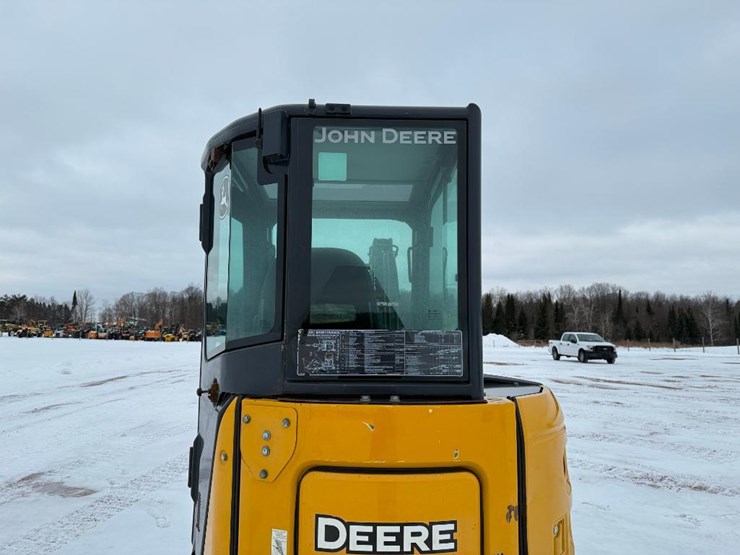 2018-deere-35g-image-21