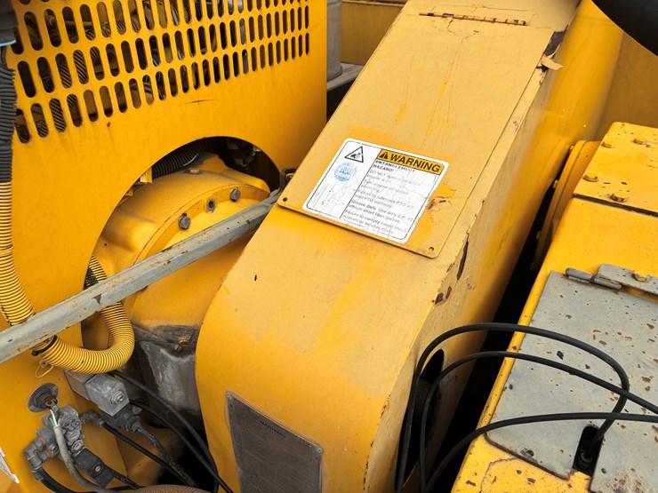 2005-gmc-t7500-image-63