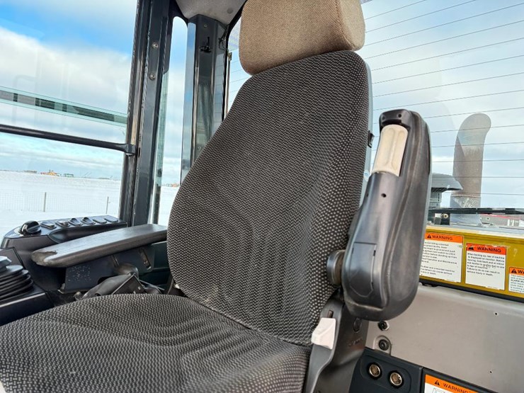 komatsu-wa320-7-image-52