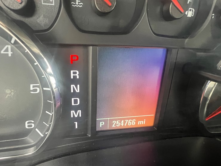 2016-chevrolet-2500-image-35