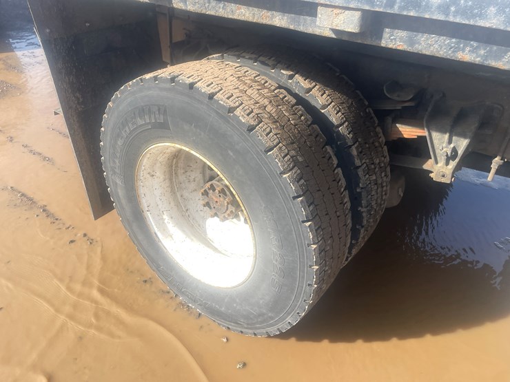 2001-international-2001-image-11