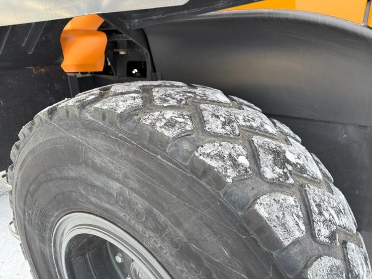 2023-case-621g-xr-image-8