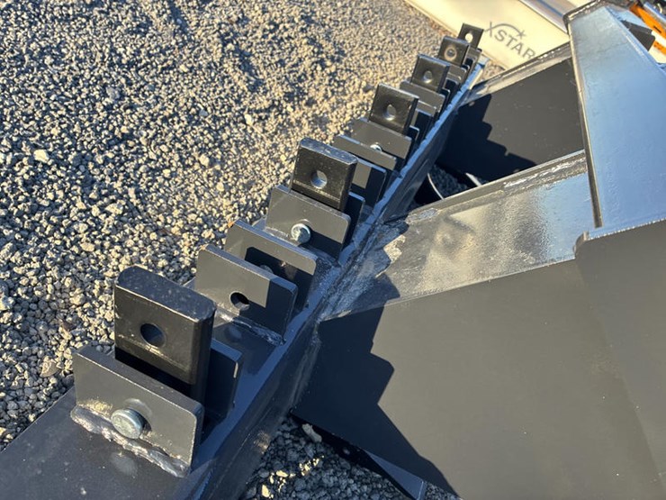 #115427-•-72"-skidsteer-ripper-image-4