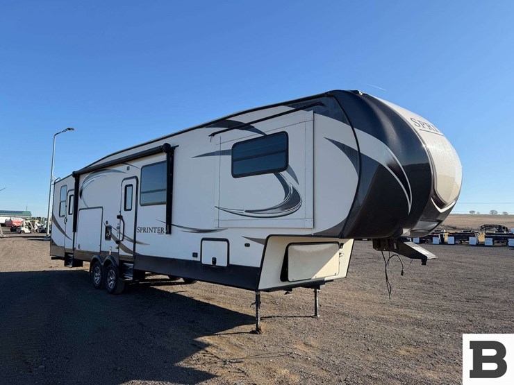 2018-keystone-sprinter-5th-wheel-trailer-image-6