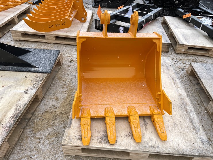 caterpillar-305-image-2