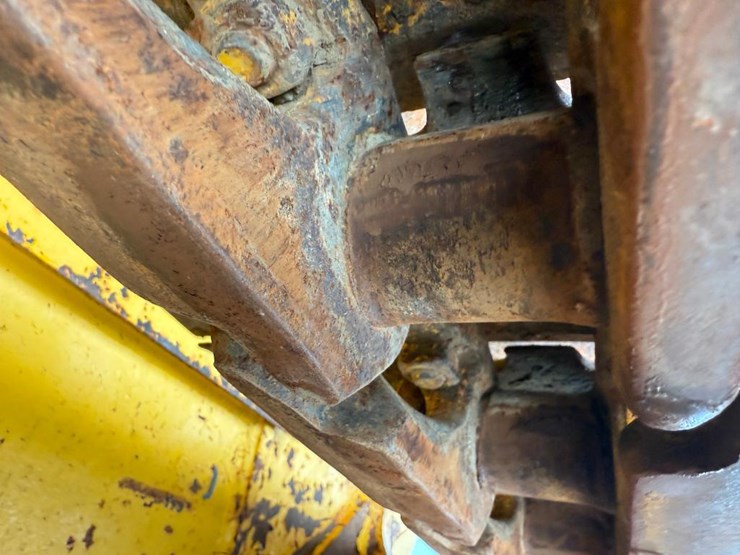 komatsu-d37ex-21-image-13