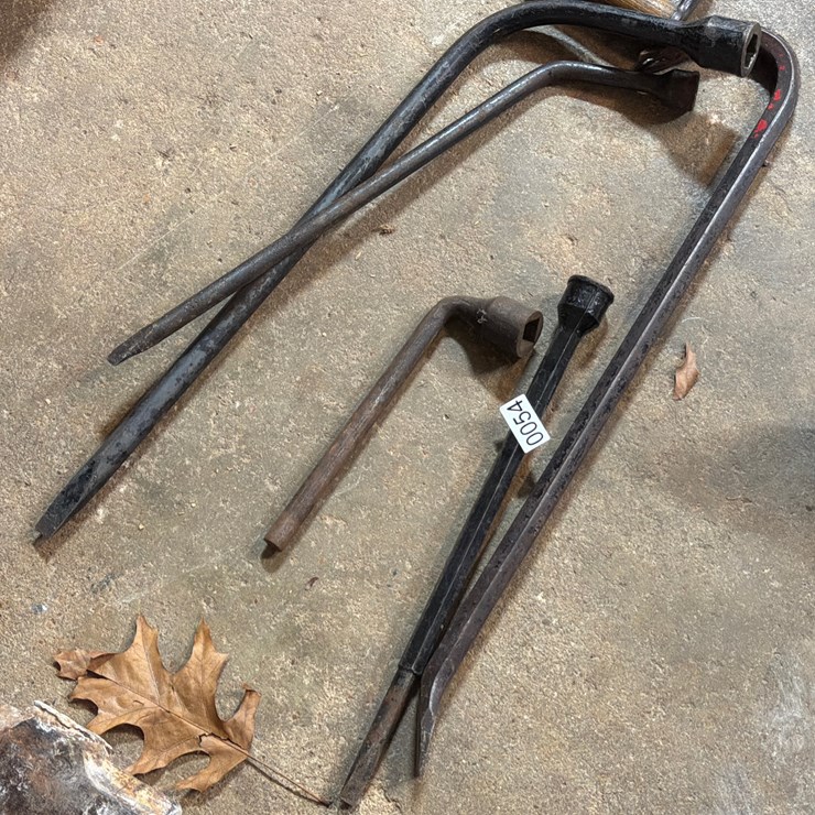 #54 • PRY BAR AND LUG WRENCHES