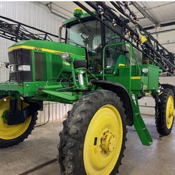 2004 JOHN DEERE 4710