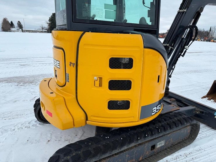 2018-deere-35g-image-18