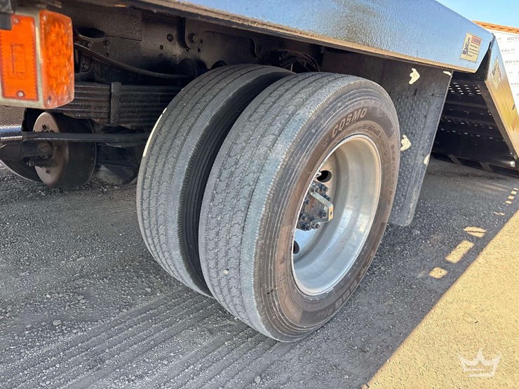 2016-ford-f650-image-32