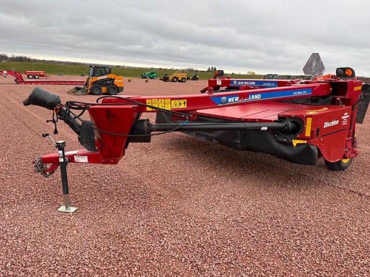 new-holland-210-image-7