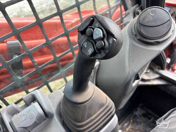 2024-kubota-svl97-2-image-23