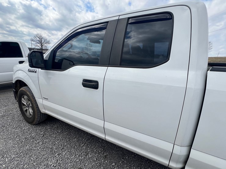 2017-ford-f150-xl-image-8