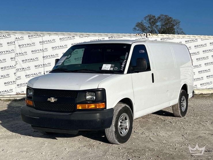 2015-chevrolet-express-2500-image-1