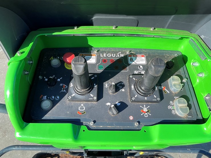 #103-•-2024-leguan-225-track-drive-articulating-boom-lift-image-13