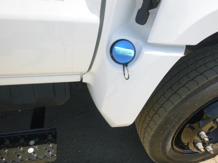 2024-chevrolet-silverado-4500hd-image-8