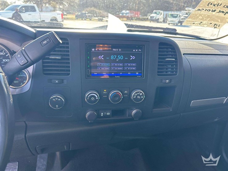 2014-chevrolet-silverado-2500hd-image-15