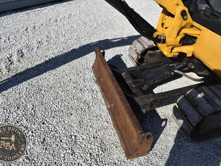 2015-caterpillar-303e-cr-image-23