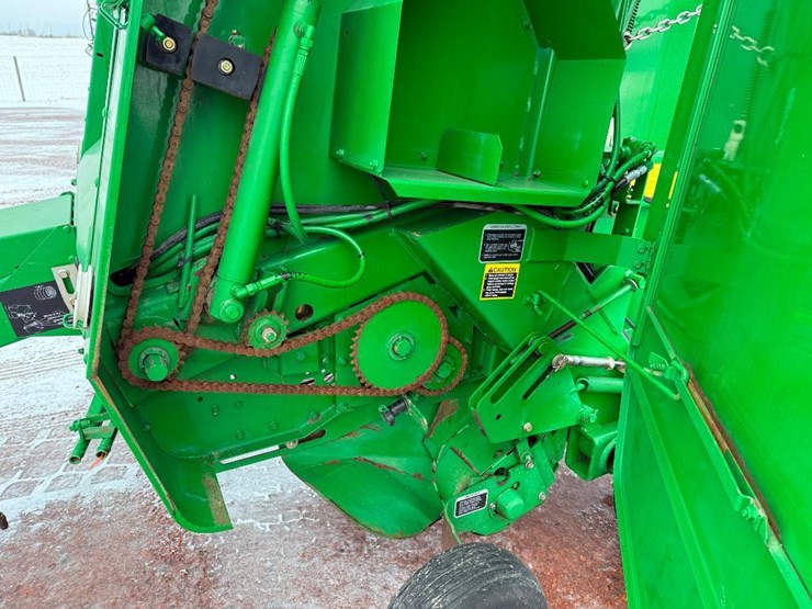 john-deere-566-image-31