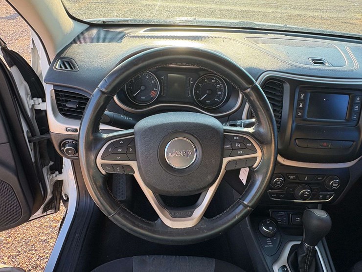 2014-jeep-cherokee-image-14