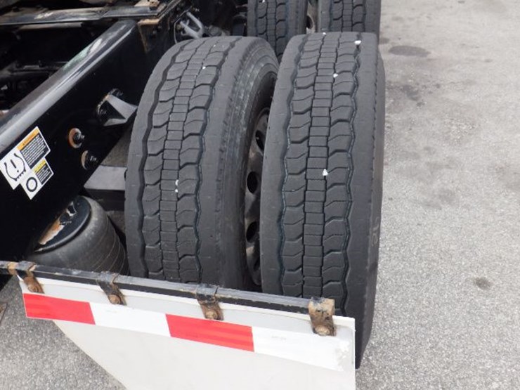 2022-kenworth-t680-image-7