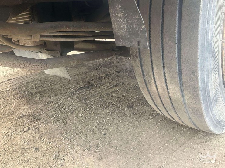 2010-gmc-w5500-image-27