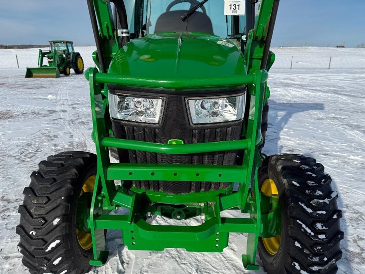 john-deere-4052r-image-39