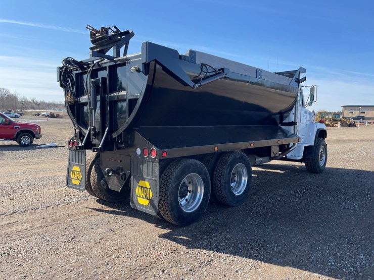 1990-ford-l8000-image-6