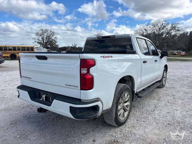 2023-chevrolet-silverado-1500-image-3