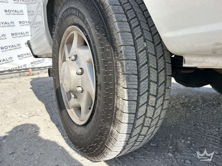 2008-ford-cargo-image-34