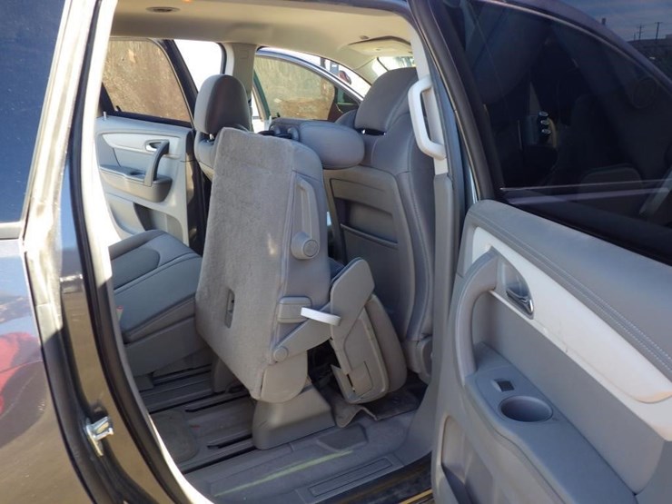 2014-chevrolet-traverse-image-8