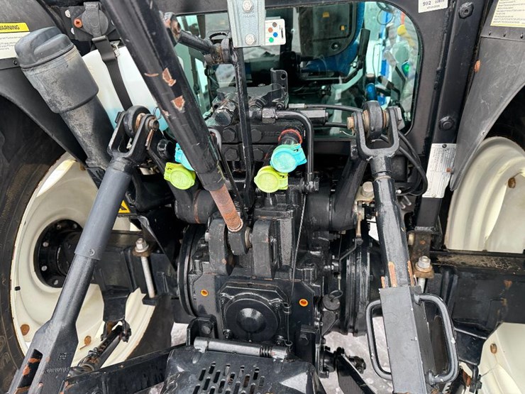 new-holland-t4030-image-27