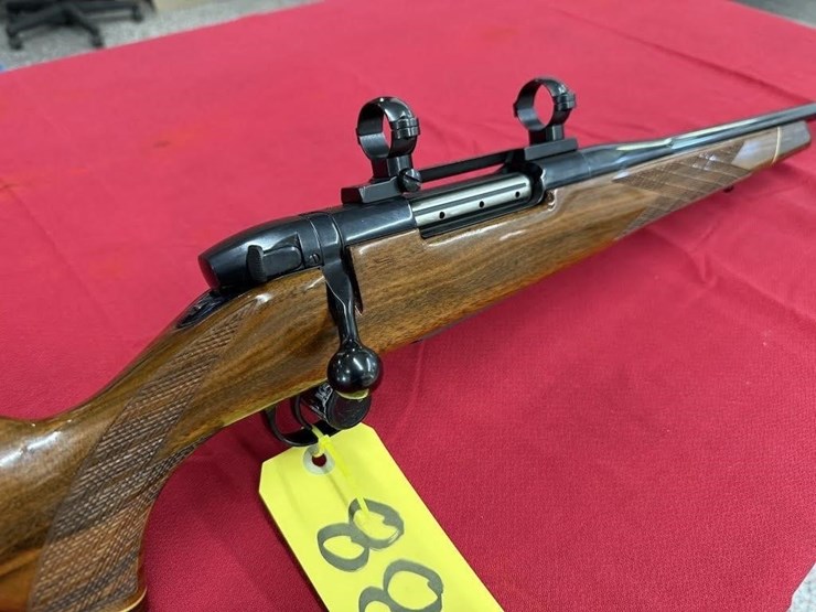 weatherby-mark-v-.257-w.m.-rifle-image-1