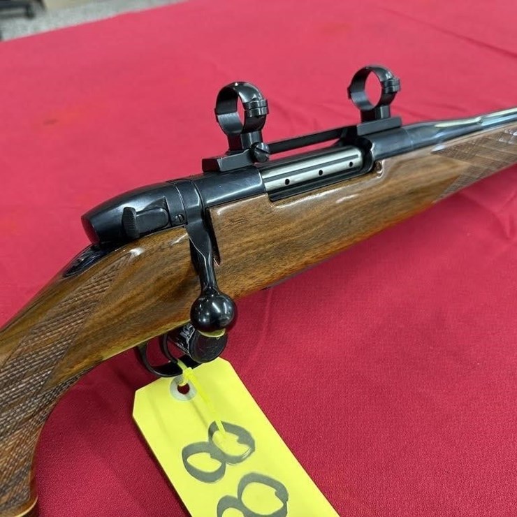 Weatherby Mark V .257 W.M. Rifle
