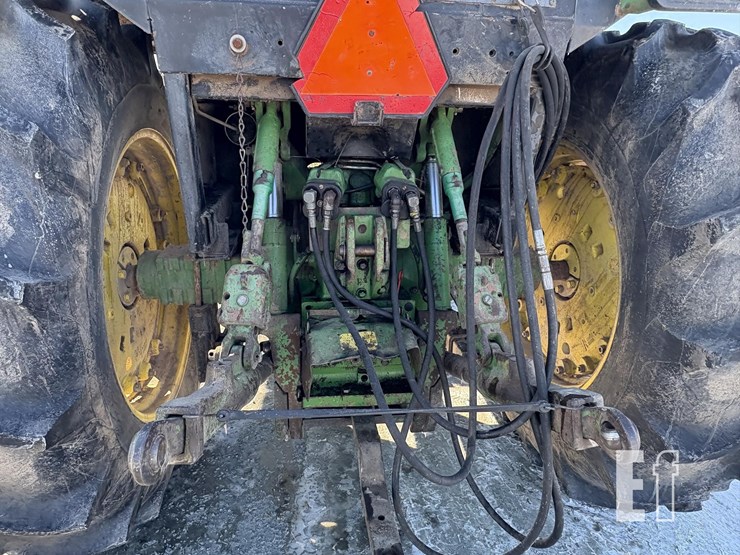 john-deere-3155-image-12