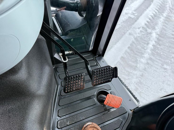 new-holland-t4030-image-50