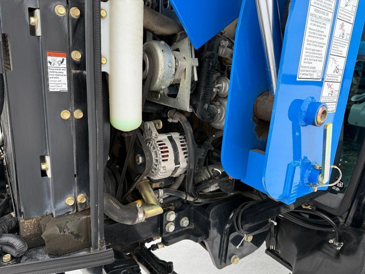 new-holland-boomer-37-image-37