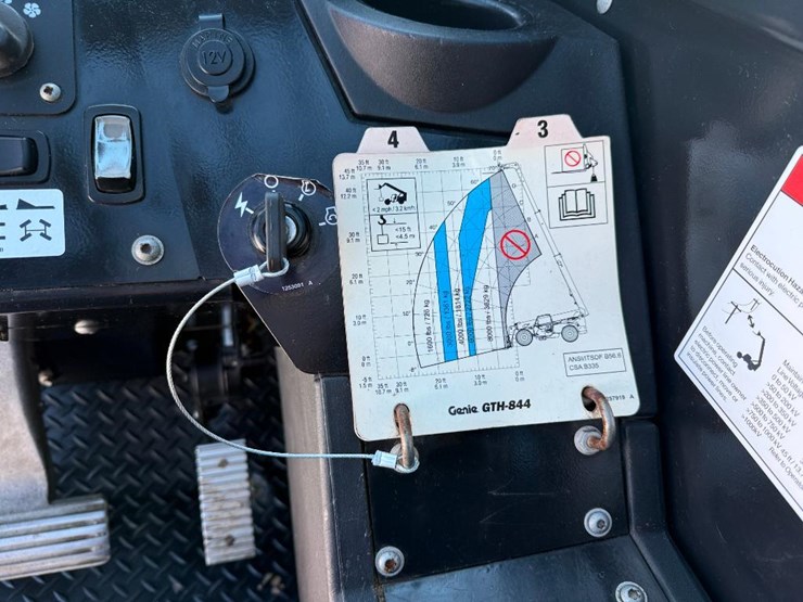 2016-genie-gth844-image-52