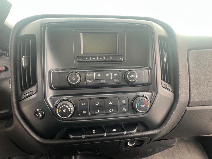 2016-chevrolet-2500-image-33