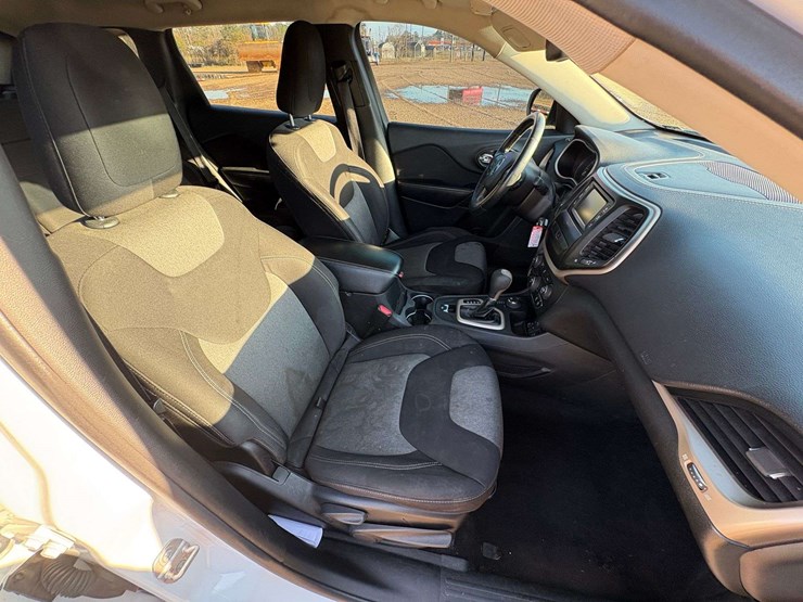 2014-jeep-cherokee-image-22