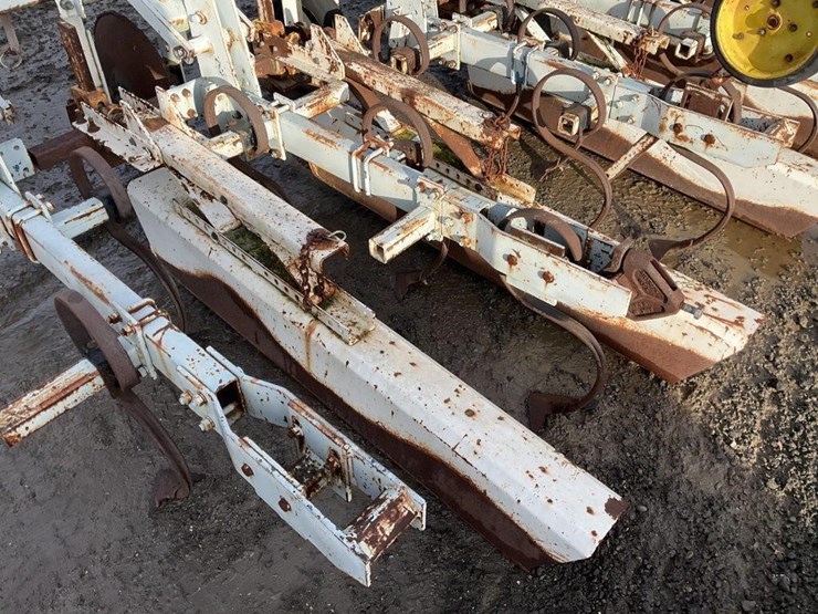 rau-3-pt-3-row-60"-cultivator-image-11