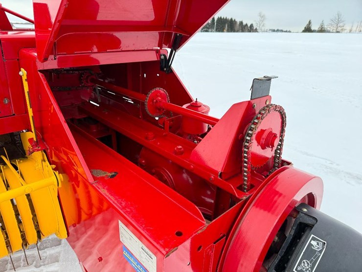 2015-new-holland-bc5070-image-33