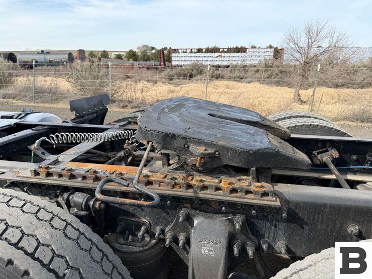 2017-freightliner-cascadia-125-image-19