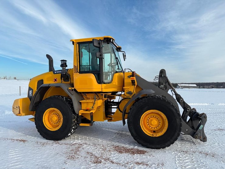 2015-volvo-l90g-image-3