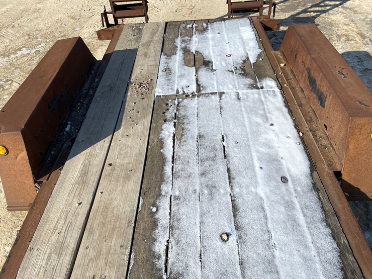 #300-•-2005-towmaster-dual-axle-trailer-(sells-with-no-title)-image-17