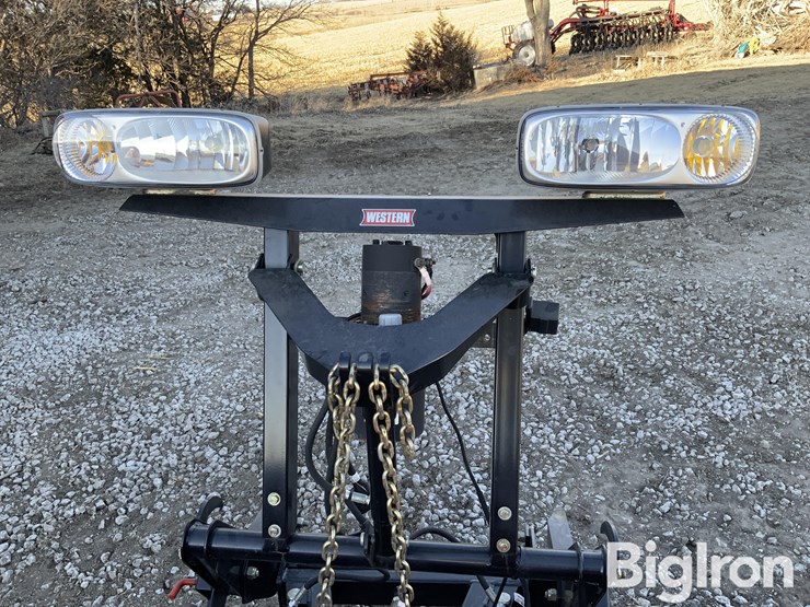 western-midweight-ultrafinish-snow-plow-image-12