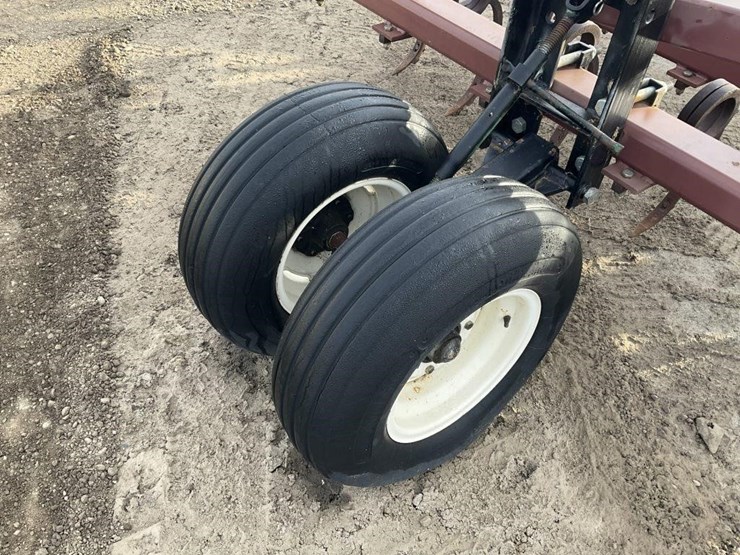 custom-33'-3-pt-fold-up-field-cultivator-image-12