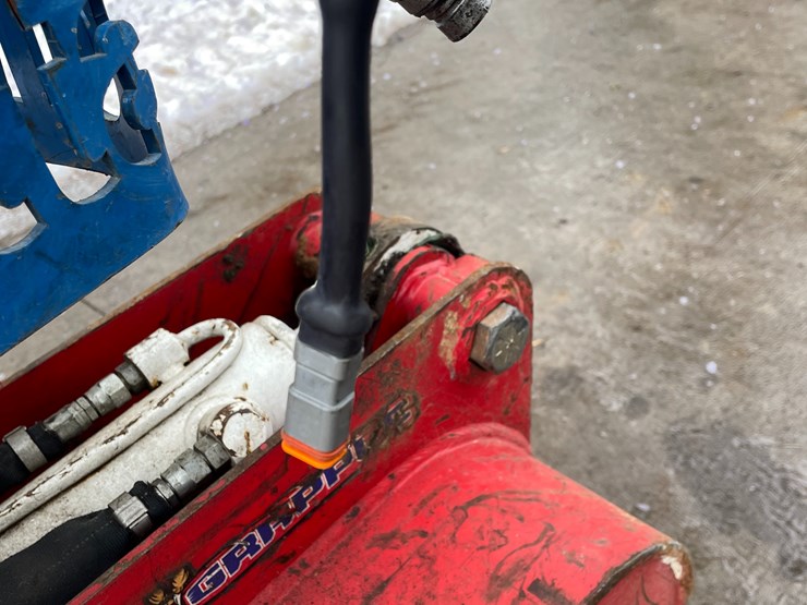 #164-•-cmp-hg-82-mini-excavator-rotating-clam-image-11