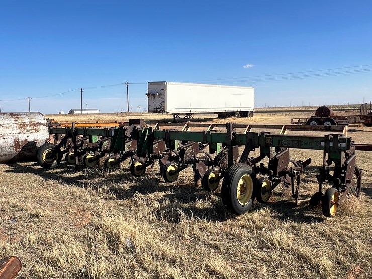 john-deere-885-image-1